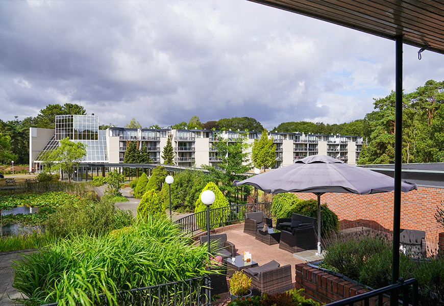 Het resort en de tuinen in Boekelo